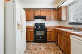 Building Photo - 2807 W Uintah St