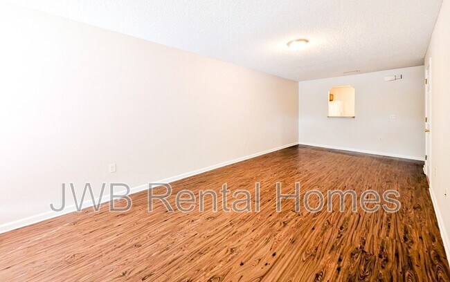 Foto del edificio - 8402 McGirts Village Ln