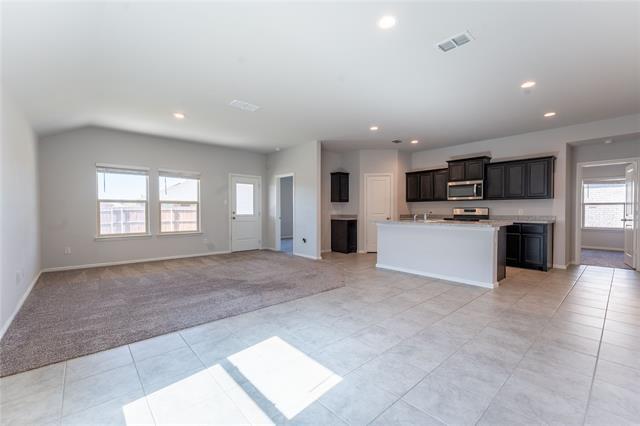Foto del edificio - 16409 Portage St