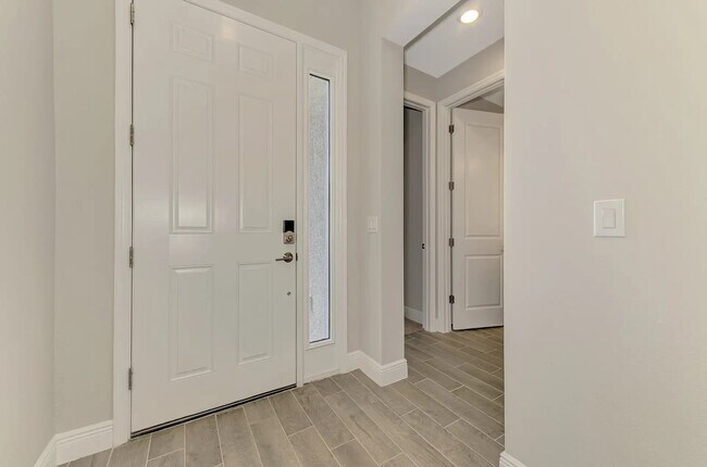 Building Photo - 5664 Blue Reef Pl