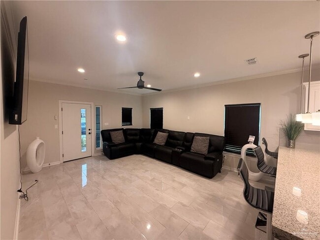 Building Photo - 18 Retama St