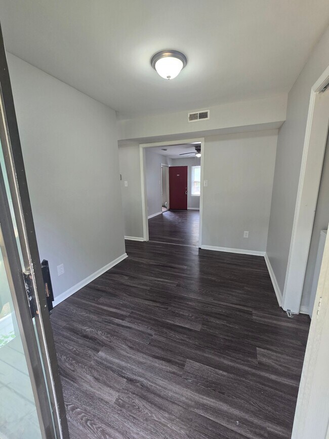 Foto del edificio - 4452 Baxter Rd
