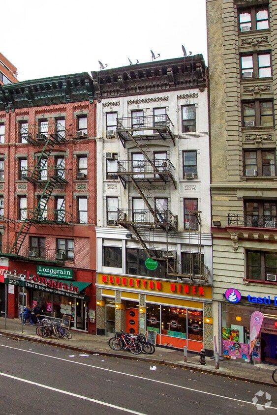 Building Photo - 2532 Broadway