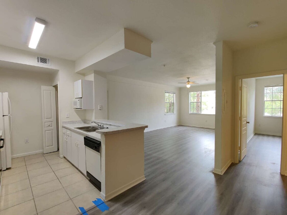 Photo - 17104 Carrington Park Dr Unit #519, Tampa, FL 33647