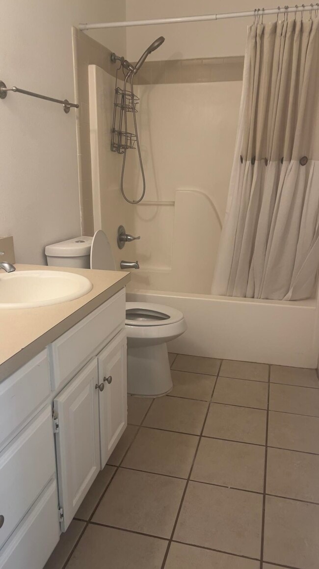 Building Photo - 4410 Jarvis St