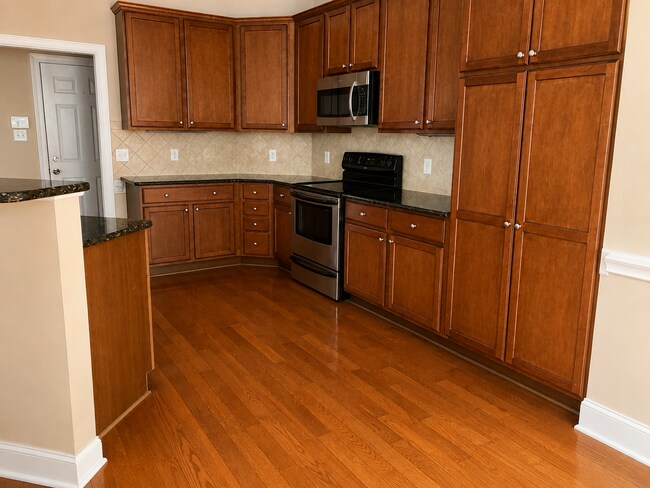 Building Photo - 804 Bobby Jones Dr