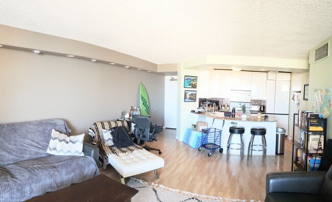 Building Photo - Honolulu Park Place Penthouse 1 Bedroom 1 ...