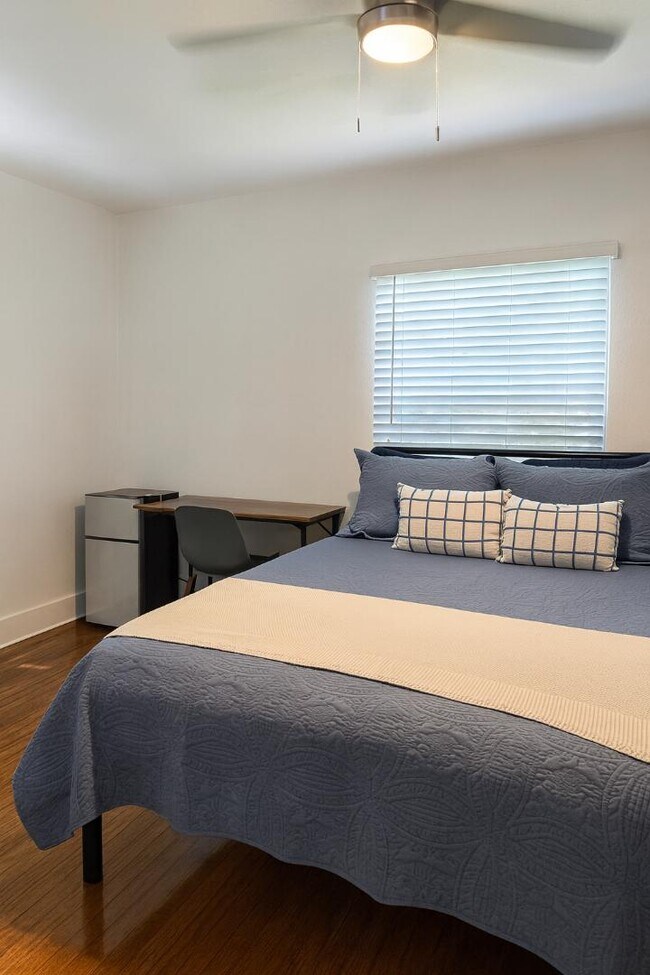 Foto del edificio - 2205 12th St NW