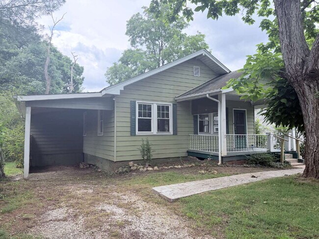 Foto del edificio - Room to Breathe in West Asheville — 3BR/2BA with a Third-Acre Private Yard