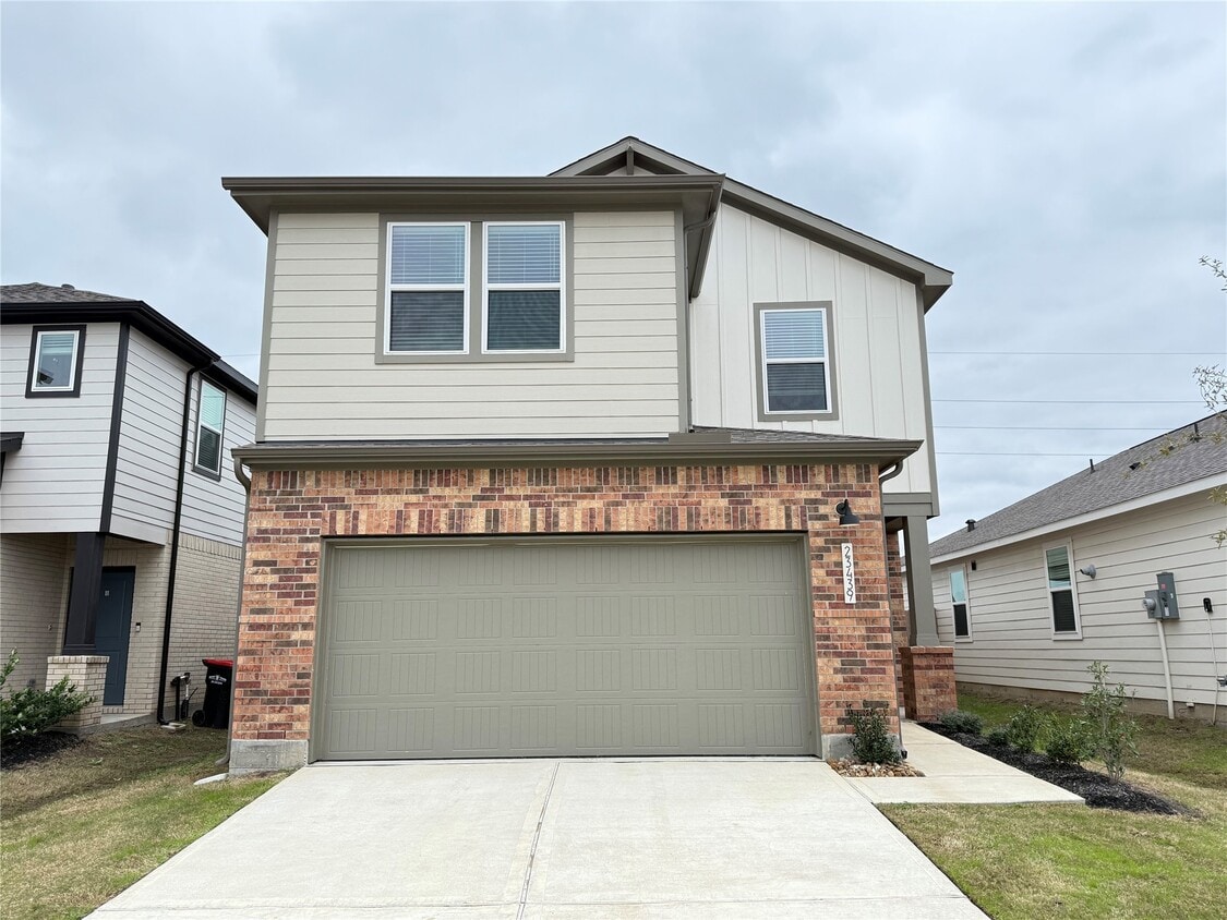 Foto principal - 23439 Triumph Dr