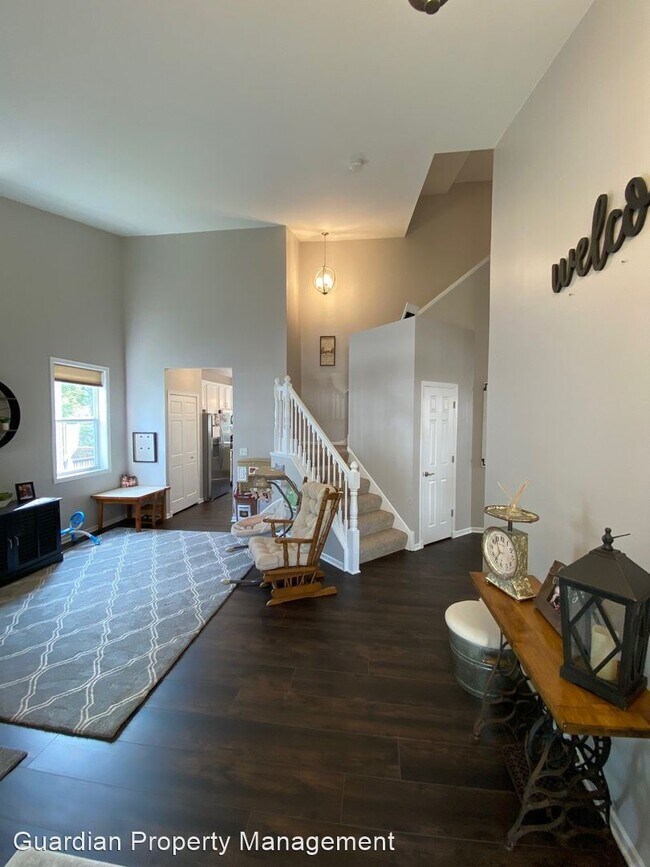 Building Photo - 4 br, 2.5 bath House - 1742 Elm St