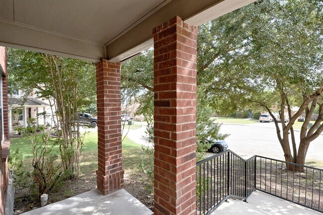 Building Photo - 1610 Elizabeth Ct