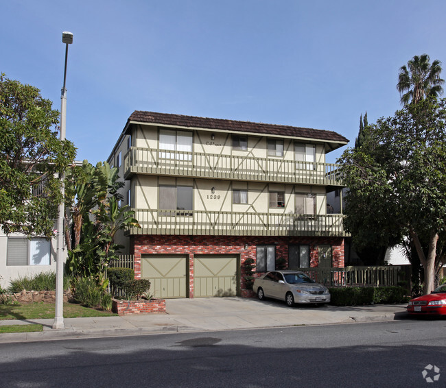 Building Photo - CJ Apartments