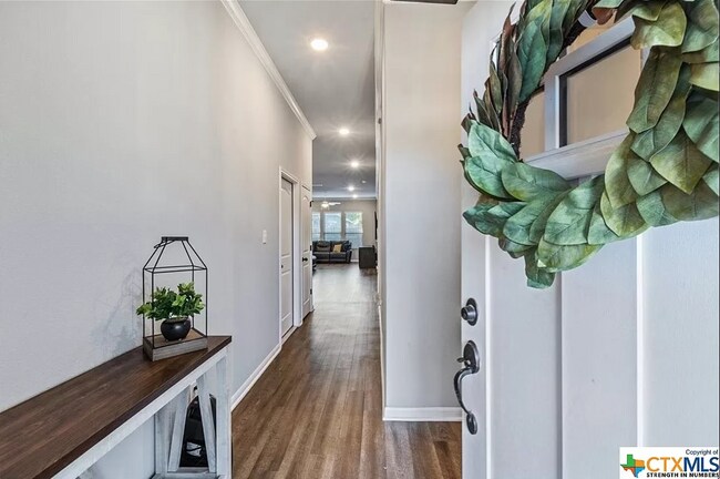 Building Photo - 1112 Pinwheel Dr