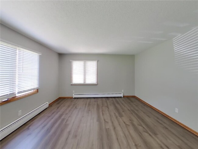 Foto del edificio - 14020 Raven St NW