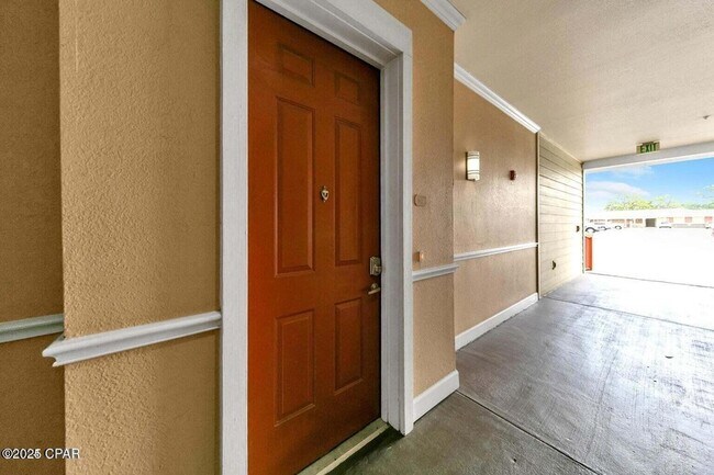 Foto del edificio - 8700 Front Beach Rd