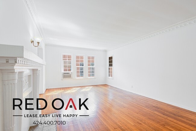 Building Photo - Welcoming and Bright One Bedroom on the To...