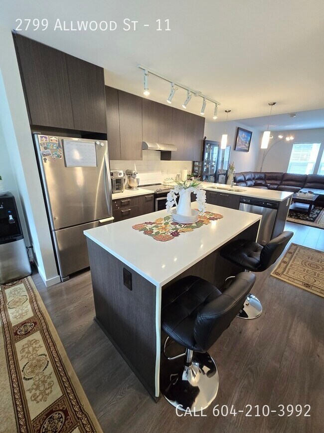 Photo du bâtiment - Modern Townhouse in Central Abbotsford