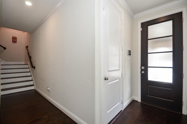 Building Photo - 1403 Adell Rose