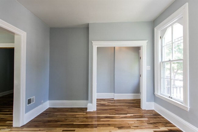 Building Photo - 2 br, 1 bath  - 2231 Wabash St