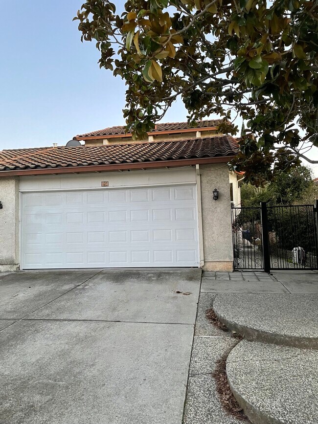 Building Photo - 1354 Mt Shasta Ave