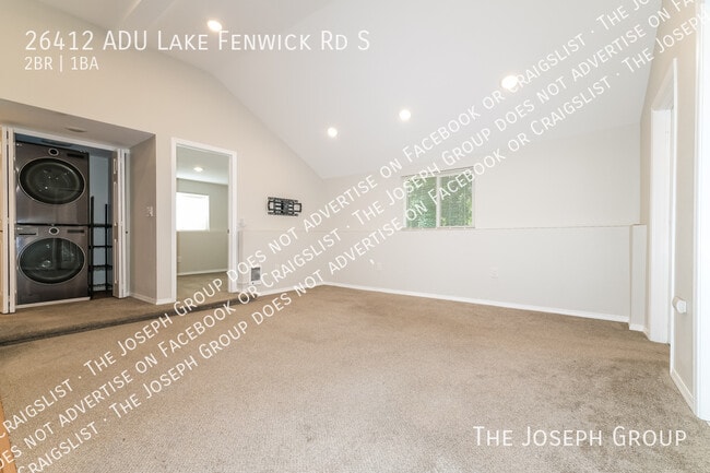 Foto del edificio - 26412 Lake Fenwick Rd S