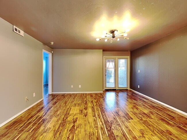 Photo - 901 NW 7th St Townhome