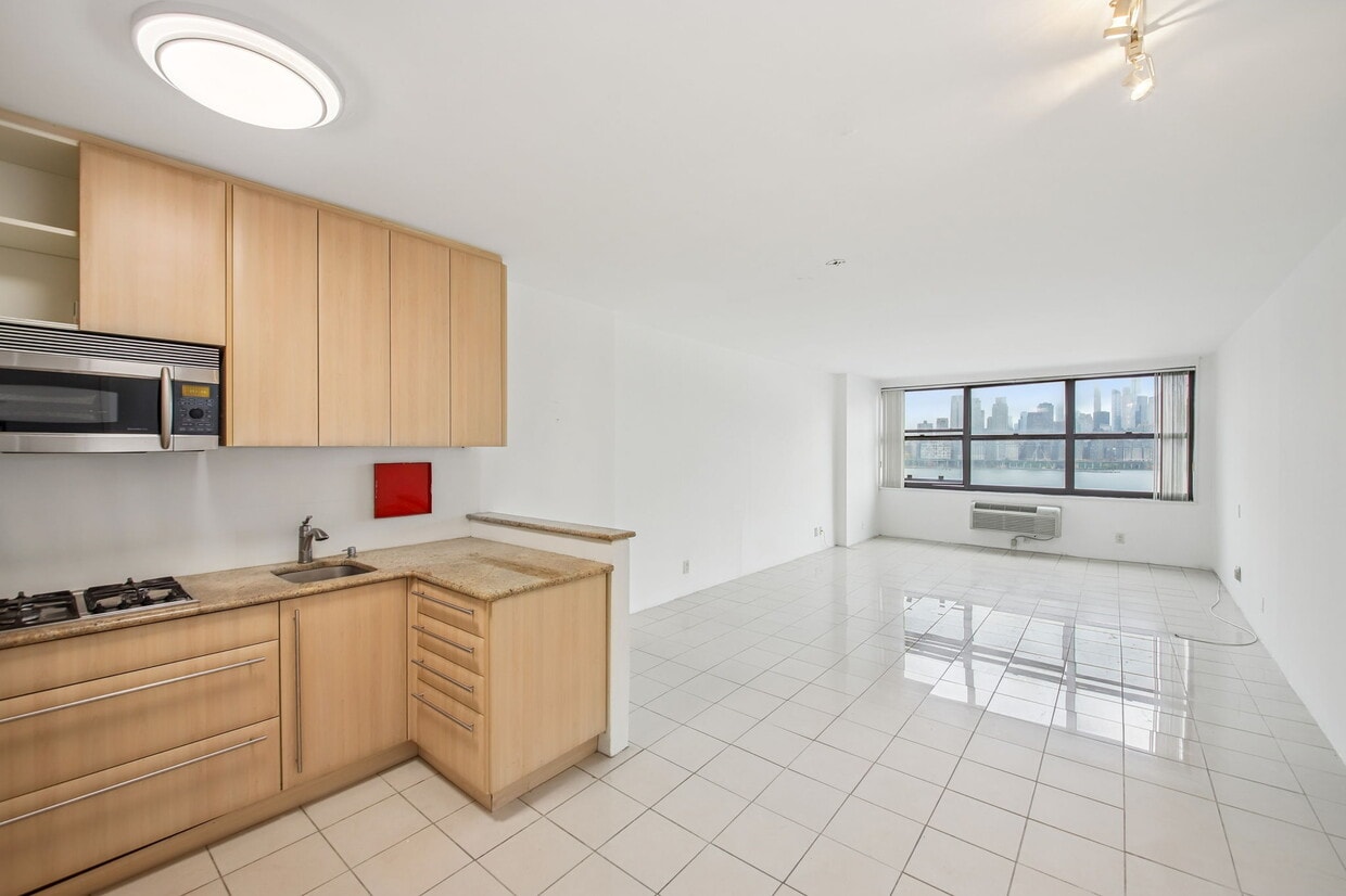 Foto principal - 7000 JFK Blvd E