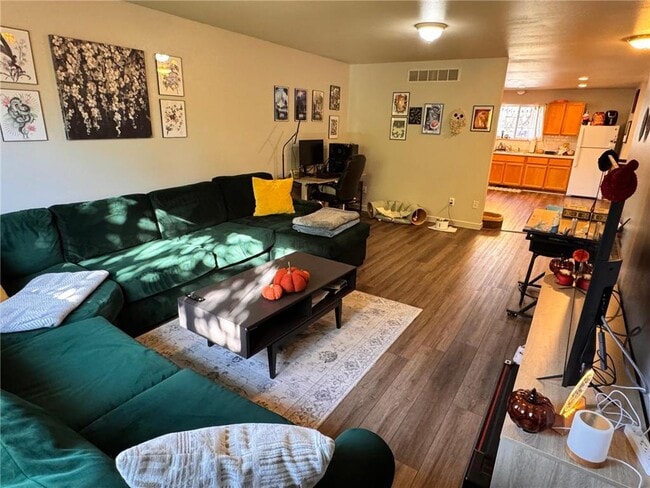 Building Photo - 810 16th St S