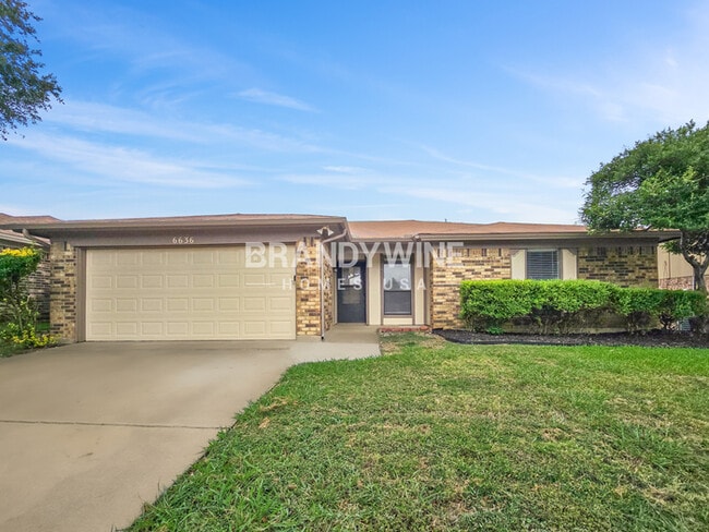 Building Photo - 6636 Valley View Dr