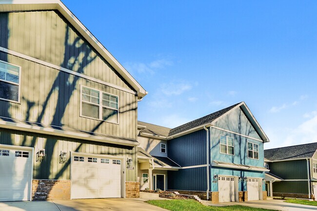 Foto del edificio - 2069 Paddle Wheel Dr