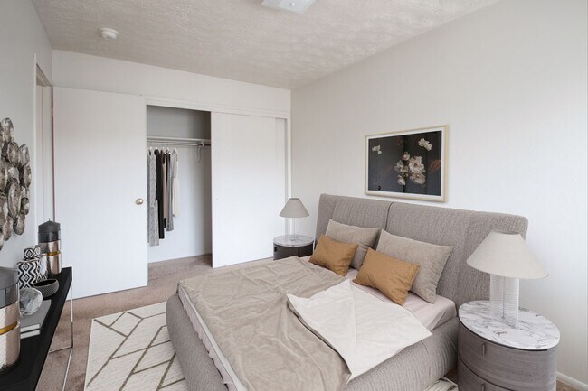 Habitaciones diseñadas para el confort en Sunset Ridge. - Sunset Ridge Townhomes