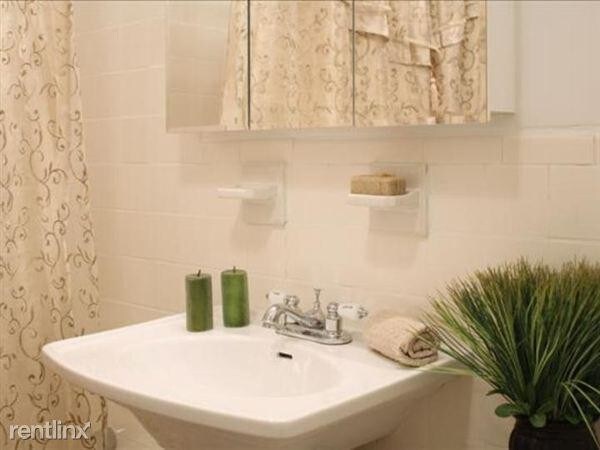 Building Photo - 1 bedroom in New York NY 10018