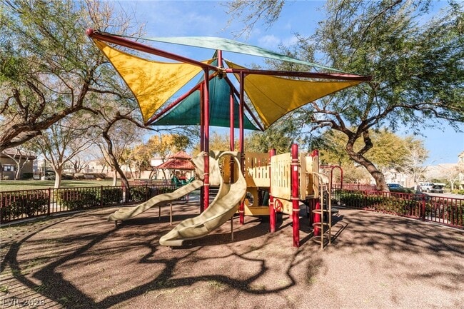 Building Photo - 9132 Gabardine Ave