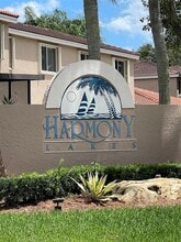 Building Photo - 1534 W Harmony Lake Cir