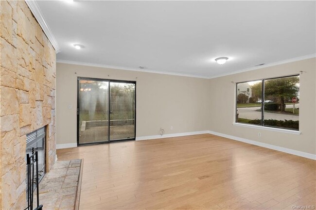 Building Photo - 16 Leisure Way
