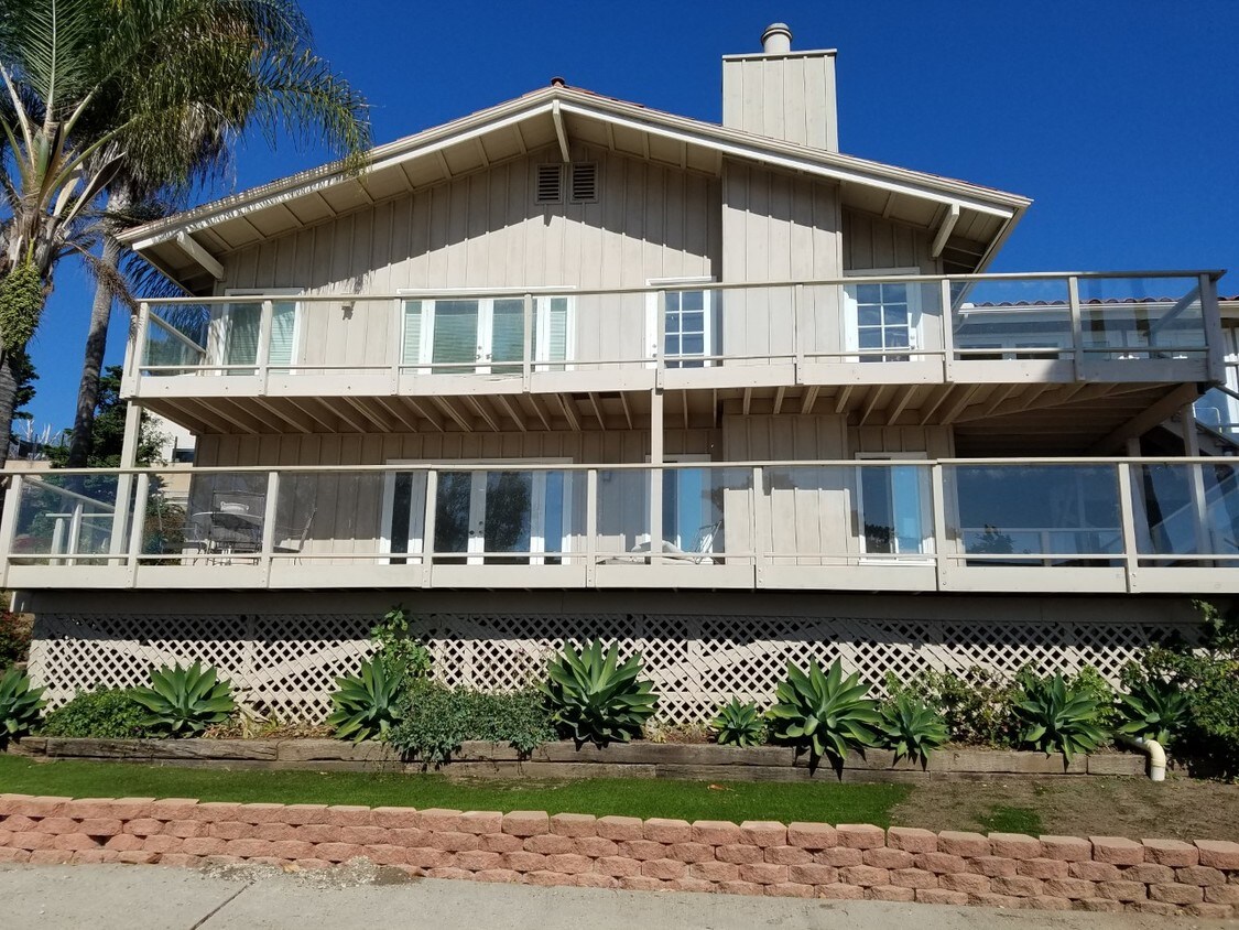 Apartment on Lower Level - 33562 Valle Rd