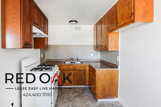 Building Photo - Spacious and Bright Remodeled One Bedroom ...
