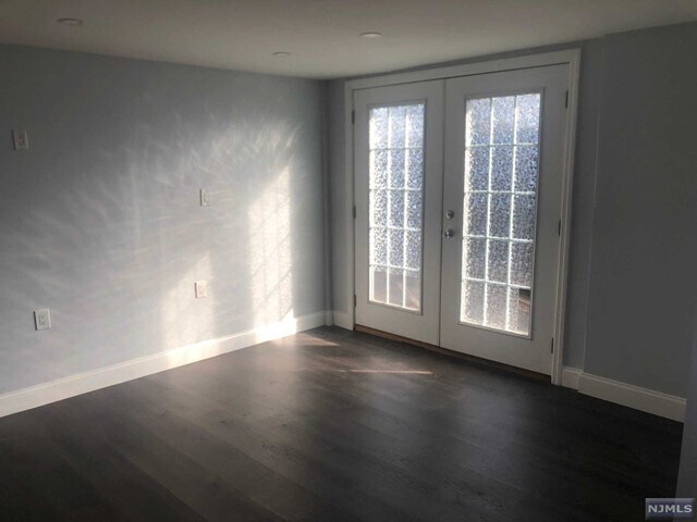 Building Photo - 5-21-21 Berdan Ave