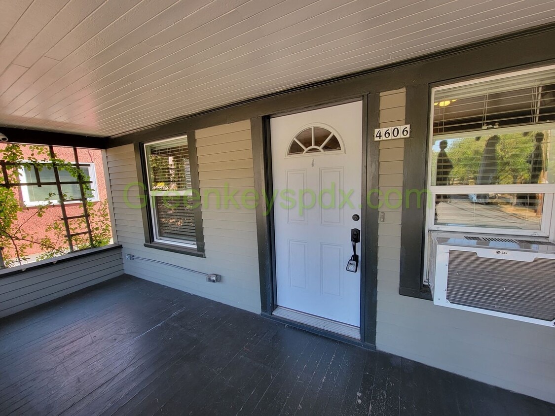 Primary Photo - Amazing 1-Bedroom Unit in a Side-by-Side D...