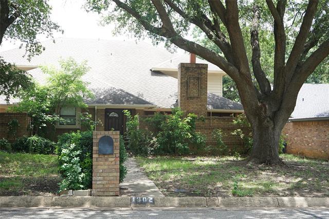 Foto principal - 1902 Turf Club Dr