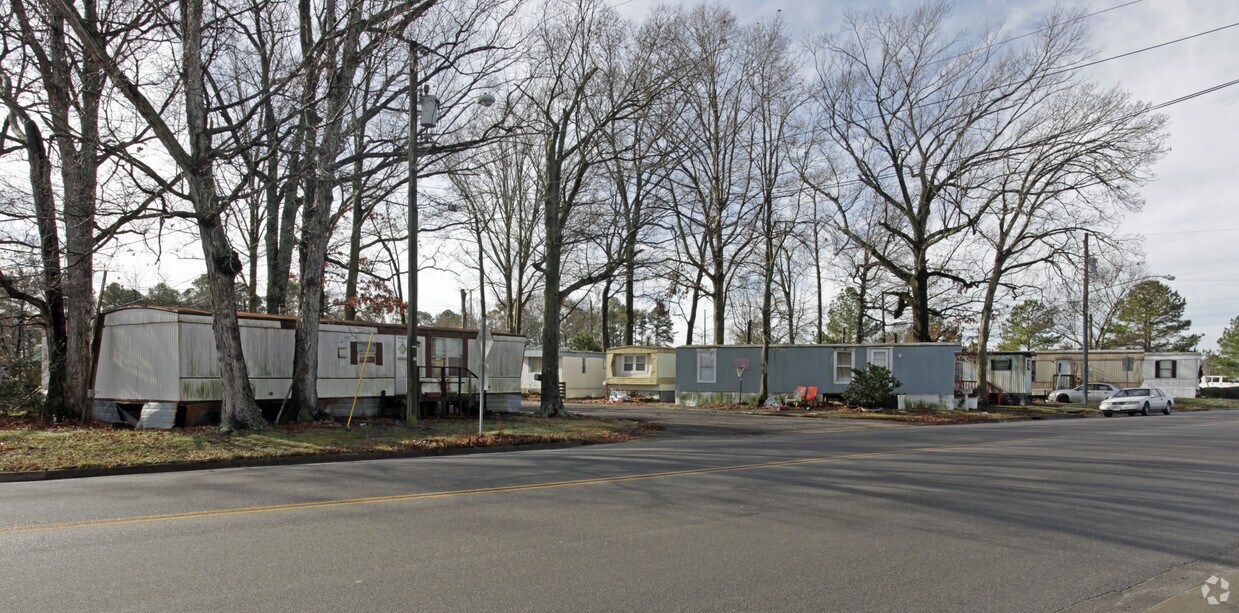 Building Photo - 4873 Cleveland St