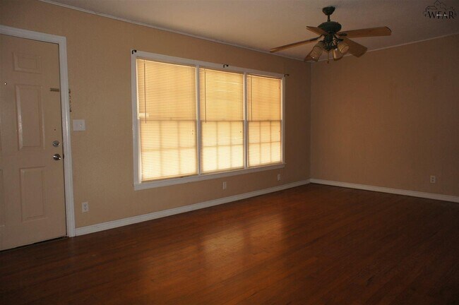 Building Photo - 4321 Boren Ave