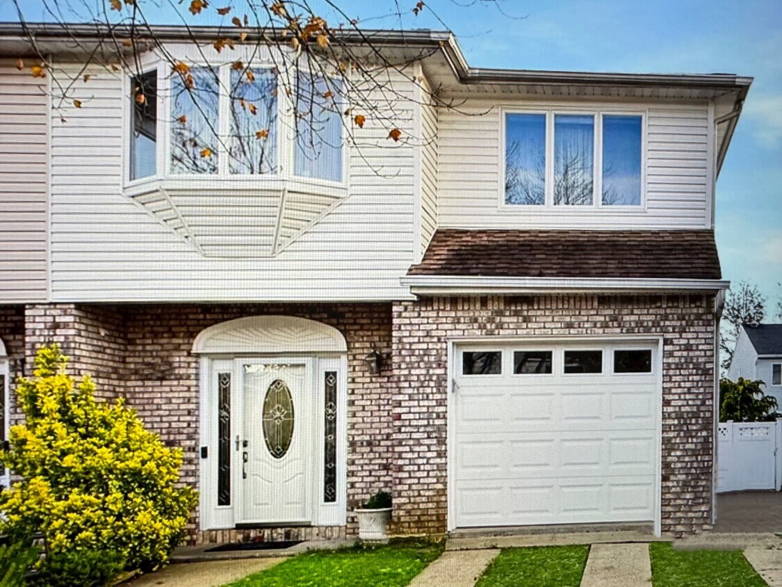 650 Correll Ave, Staten Island, NY 10309 House Rental in Staten