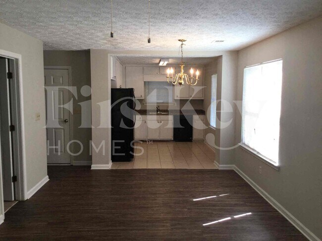 Building Photo - 8321 Mountain Pass