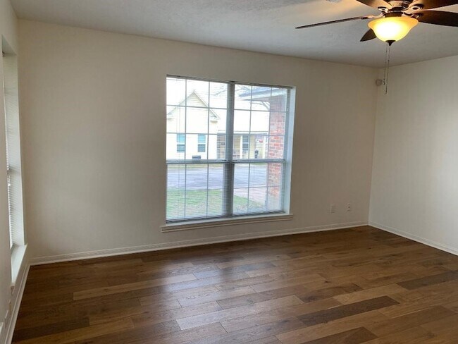 Foto del edificio - 300 Baber St