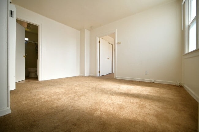 Photo - 2721 California St Apartment