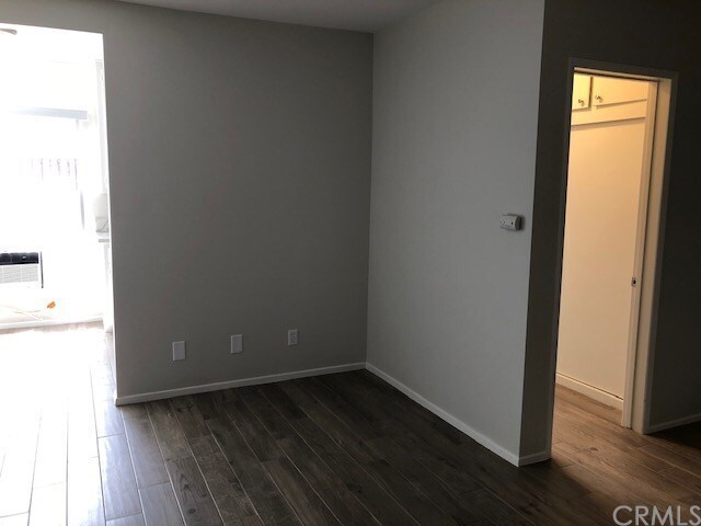 Building Photo - 250 E Badillo St
