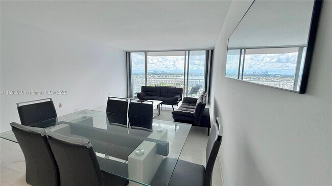 Foto del edificio - 18071 Biscayne Blvd