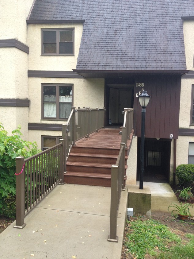 Entrance - 285 Shawmont Ave